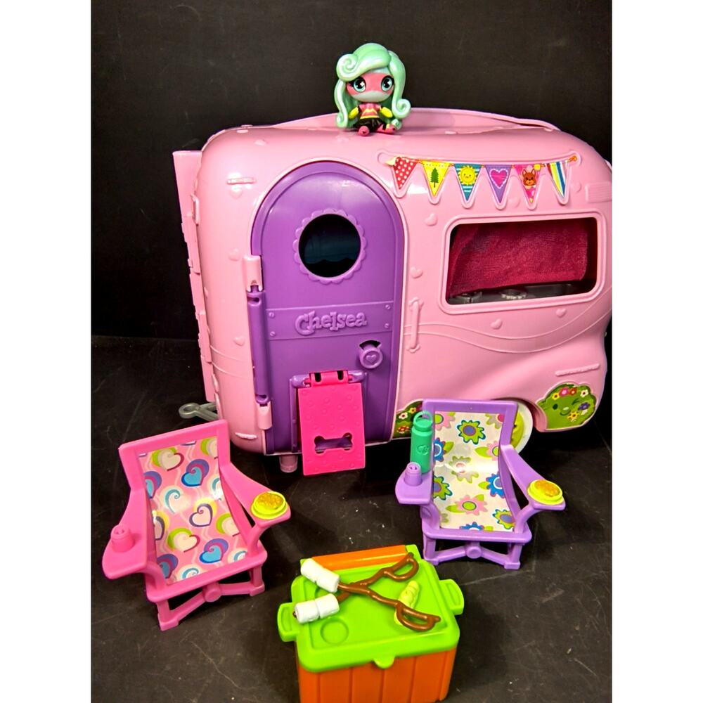 1819. Chelsea RV Camper Playset by Mattel Barbie Club
